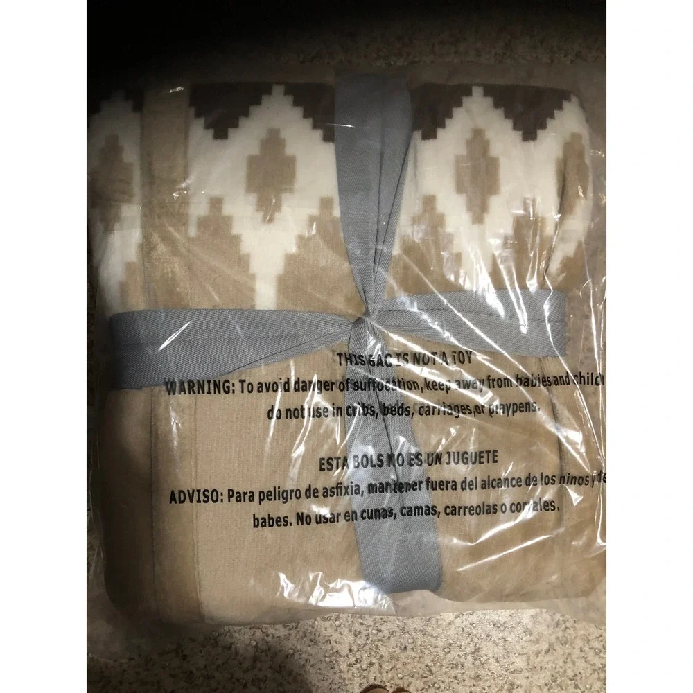 Better Homes & Gardens Oversized Velvet Plush Throw/Blanket Beige Aztec 50x72